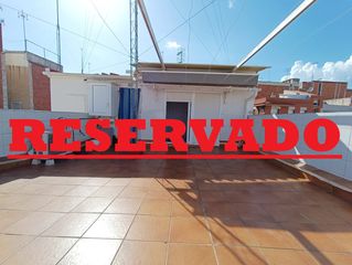 Flat  Carrer de marià benlliure. Vivienda única con 2 plantas independientes, 4 habitaciones y te