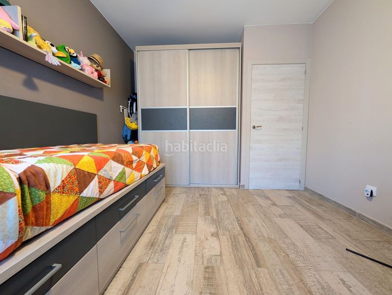 Foto a474ef73-330a-415d-9c7b-d6cd2f314a3c. Casa adossada amb aparcament a Sistrells Badalona