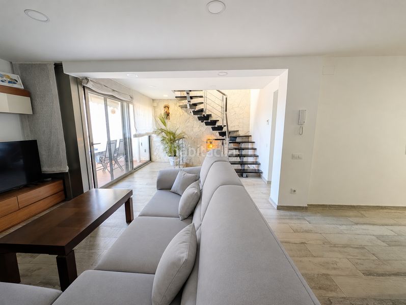 Foto a56059cb-3747-4098-b020-c01e13d12781. Casa adossada amb aparcament a Sistrells Badalona