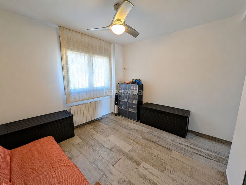 Foto bd803c48-5c9e-41a1-a6ee-0ee9bde44620. Casa adossada amb aparcament a Sistrells Badalona