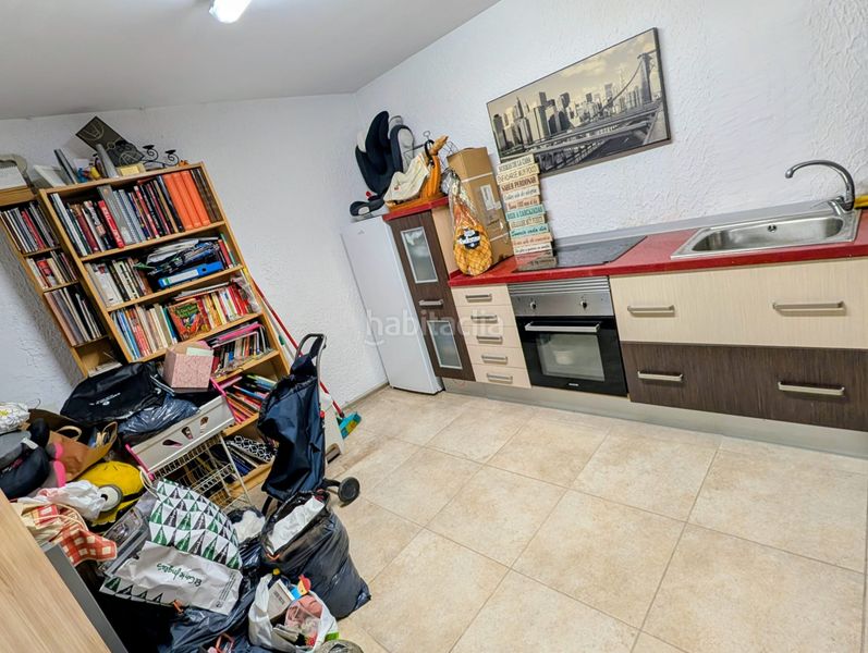 Foto fd97f33f-949b-46df-a9b8-d62fa7a7eaf6. Casa adossada amb aparcament a Sistrells Badalona
