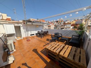 Pis  Carrer de marià benlliure. Piso y local con terraza..