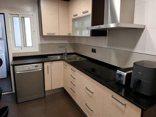 Appartement  Carrer de lepanto. Piso de 3 habitaciones y 2 balcones.