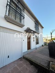 Casa aparellada en El Brillante -El Naranjo - El Tablero. Fant�stica casa pareada en esquina
