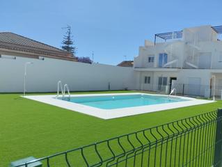 Piso  Calle alcaldesa maría regla jiménez. Bonito piso con piscina comunitaria