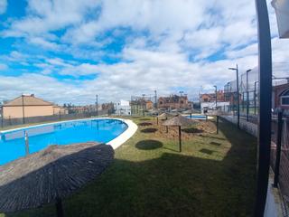 Maison jumelée  Calle espartaco. Gran chalet  con piscinas comunitaria
