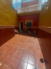 Casa adossada  Calle san pedro. Casa una planta con torreón