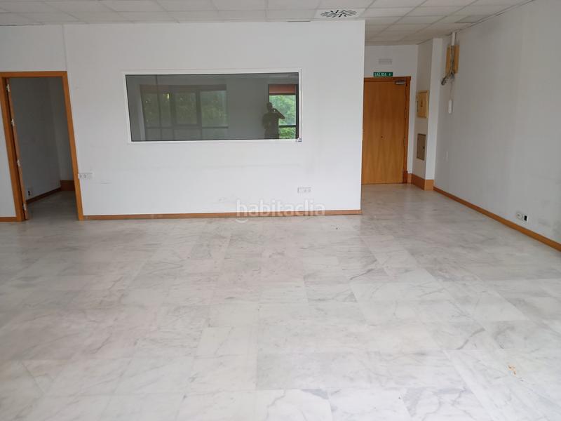 Foto a596a806-6157-4213-8806-5c1a54262edb. Bureau avec parking dans Triana Oeste Sevilla