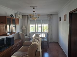 Pis  Calle cardenal delgado. Piso centro