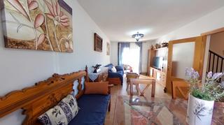 Casa adossada  Calle nueva. Gran oportunidad!! se vende precioso adosado de tres habitacione
