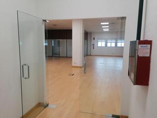 Rent Office space  Isabel colbrand. Se alquila oficina, perfecta para establecer tu negocio de unos