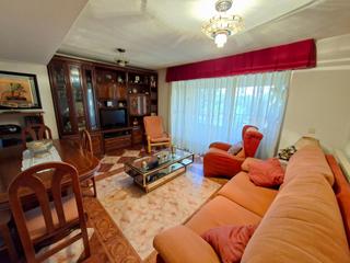Pis  Avenida rafael alberti. Disponible! vivienda de 3 dormitorios y 2 baños, con plaza de ga