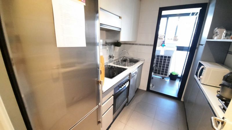 Foto 1469f89a-fcbe-462d-897f-81c05cd8d823. Flat with parking pool in Ensanche de Vallecas-La Gavia Madrid