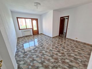 Pis  Calle chantada. Gran oportunidad cerca del metro de peñagrande, con fachada de s
