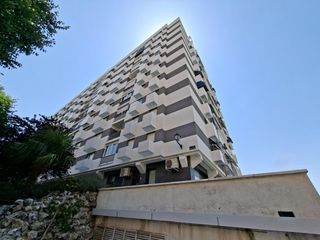 Flat  Calle chantada. Gran oportunidad cerca del metro de peñagrande, con fachada de s