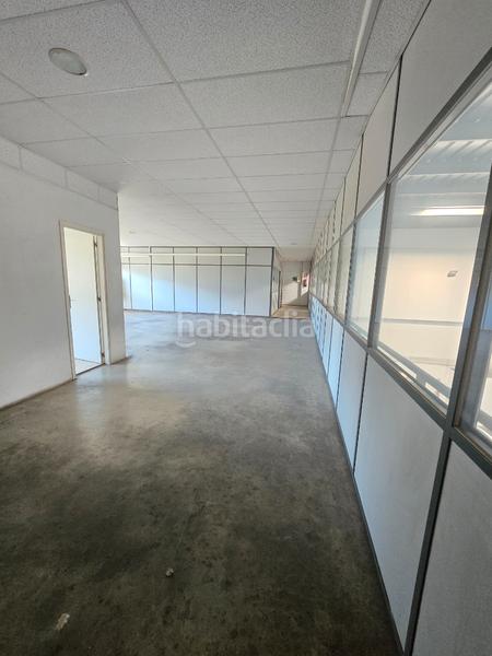 Foto 3242116d-3fda-4a9b-8d0f-ca8c84af87dd. Rent industrial building with heating in Granvía-Mar Castelldefels