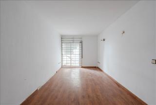 Pis a Can Calders. Amplio piso en inmejorable zona/3 dormitorios y terraza