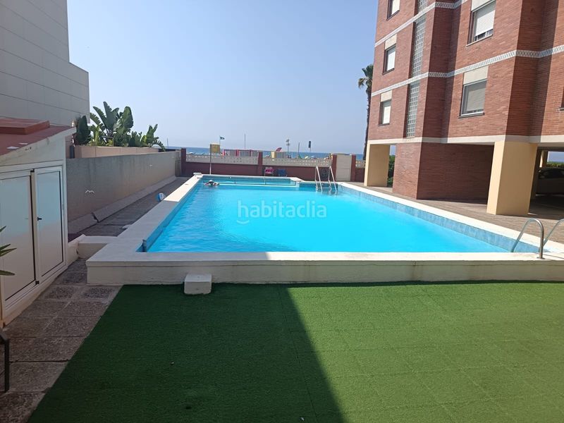 Foto f6d79225-96b0-4823-b120-be494bc48289. Apartament amb calefacció piscina a Lluminetes Castelldefels