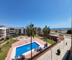 Affitto Attico in Les Salines-Pla de Sant Pere. Ático  frente al mar / con  varias piscinas y dos  maravillosas