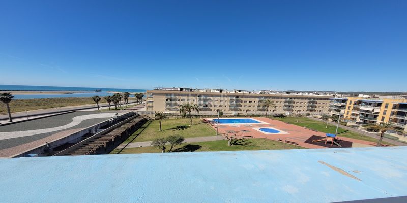 Foto dbdd1e5b-7868-4311-9802-ccc9d9db01ec. Lloguer àtic amb calefacció piscina a Les Salines-Pla de Sant Pere Cubelles