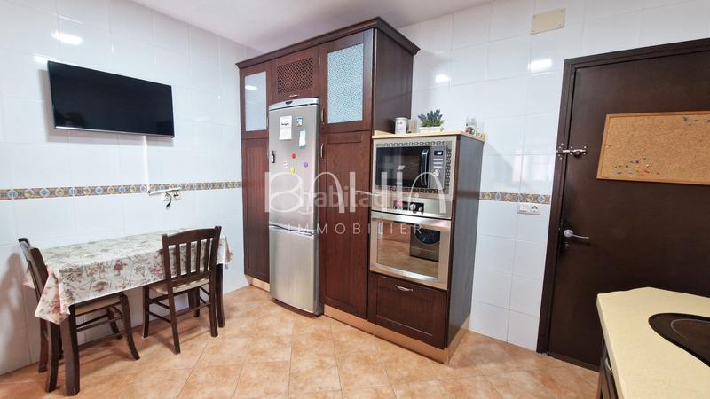 Foto 2bf8f499-e77c-4bc1-97fb-00066a72de10. Chalet avec cheminée chauffage parking piscine dans Chiclana de la Frontera