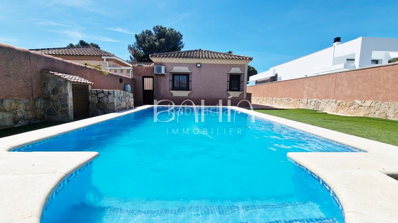 Foto 2ef06731-e8a2-460a-ba29-4d837eb48fbe. Chalet avec cheminée chauffage parking piscine dans Chiclana de la Frontera