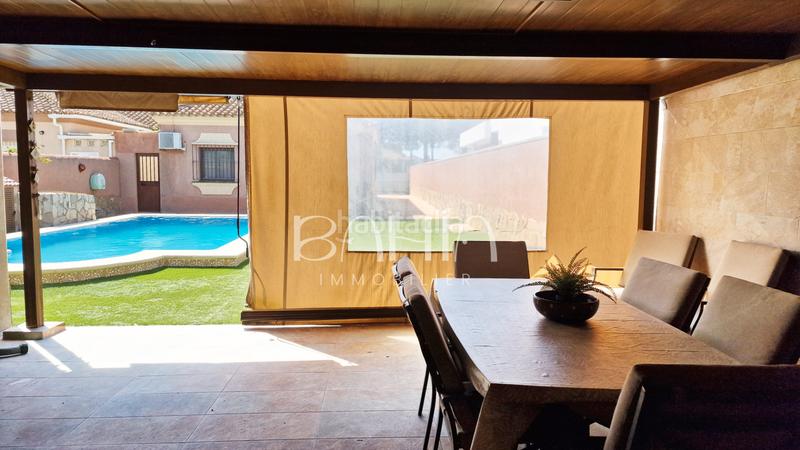 Foto 56519a71-7f1a-4b20-8021-c52d0619f0a8. Chalet avec cheminée chauffage parking piscine dans Chiclana de la Frontera