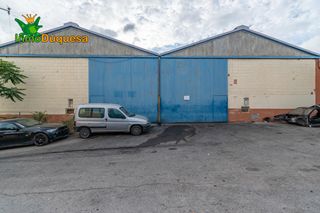 Capannone industriale in Travesía camino viejo 3. Nave industrial con 240 m2 en jun.