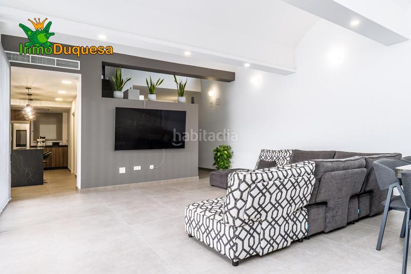 Foto b3194a02-e21a-457b-bba5-ea3f04ca1b37. Chalet  moderno con primeras calidades. en Otura