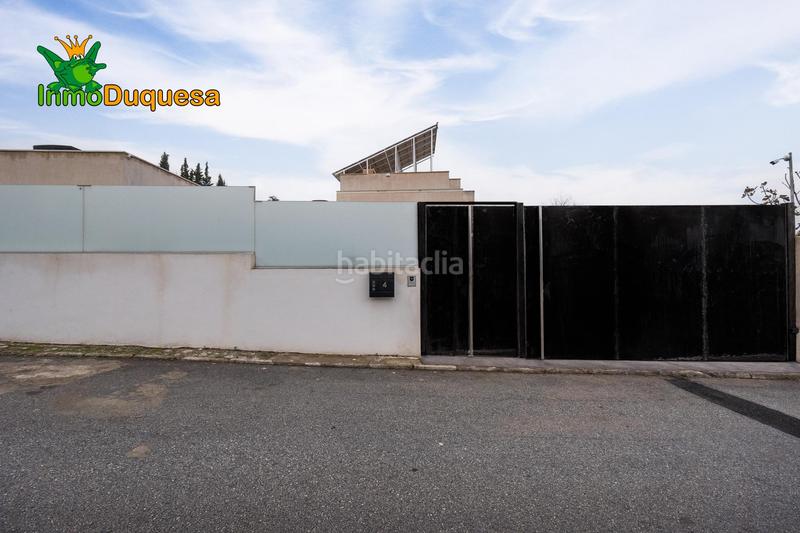 Foto b3d0387a-fd07-459c-9378-8b023fe1e407. Chalet  moderno con primeras calidades. en Otura