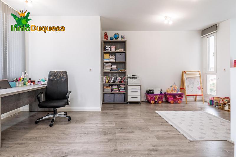 Foto b96150e3-6082-4477-9c23-865a40e6a17b. Chalet  moderno con primeras calidades. en Otura