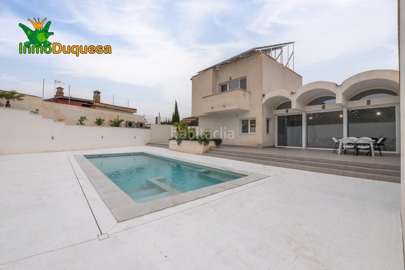 Foto c88616e5-6ff8-4d9e-81dd-69aad5fb3a84. Chalet  moderno con primeras calidades. en Otura