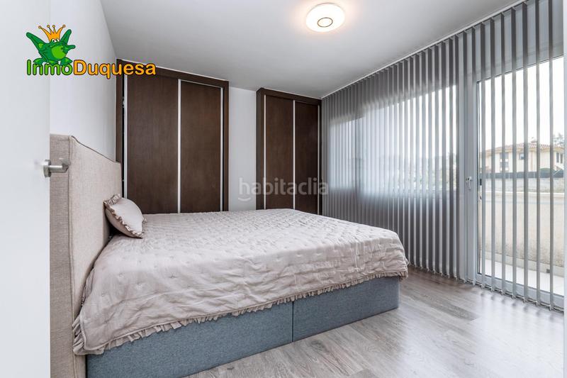 Foto f6ef7475-b535-49ca-a1ca-40401acd75fc. Chalet  moderno con primeras calidades. en Otura