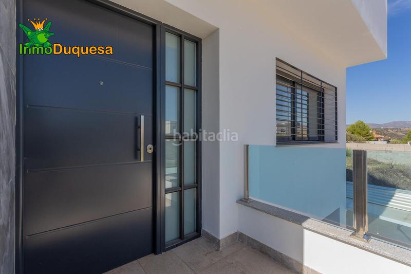 Foto 70fb91b1-fc8e-469e-9691-9ffa503438cd. Chalet en calle calle mercurio 11 chalet de diseño en urb. los cortijos en Atarfe