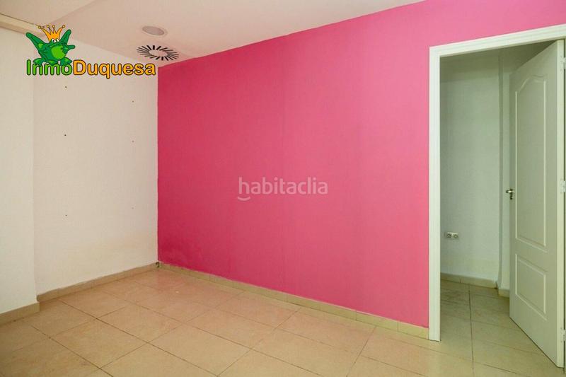 Foto 95a97d47-75cc-4f9d-b010-adfa8a600b94. Local commercial dans avenida don bosco 15 dans Barrio de Zaidín Granada