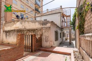 Xalet a Calle florencia. Casa para reformar en zona vergeles.