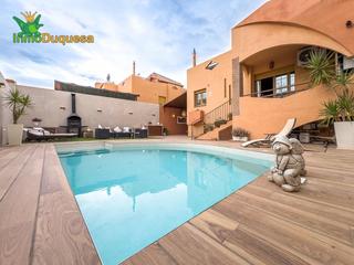 Maison à Calle la rioja 15. Chalet pareado en las gabias. para entrar a vivir