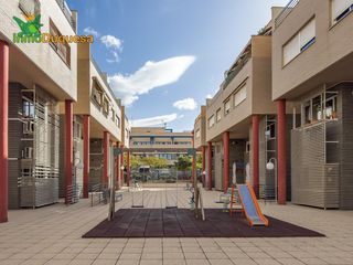 Etagenwohnung in Calle ceuta 2. Piso de 3 dorm. y 2 baños con plaza de aparcamiento.
