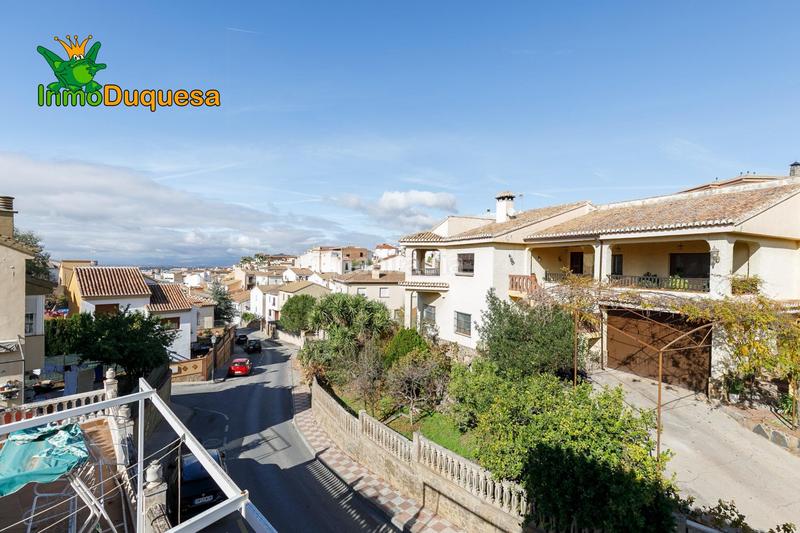 Foto a33115a3-35b1-4bcf-9a87-d0dd29429366. Chalet en calle sierra nevada 24 casa en huetor vega con casi 300m en Huétor Vega