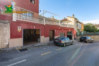 Chalet in Calle sierra nevada 24. Casa en huetor vega con casi 300m