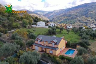 Chalet en Güéjar Sierra. Gran chalet con parcela de 1.500 m en guejar sierra.