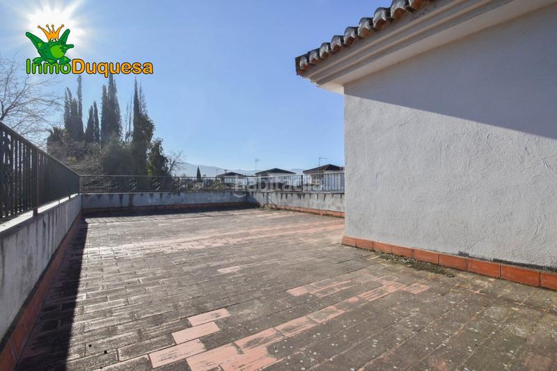 Foto e6c4248a-39c3-47bd-aa01-757a11b3936d. Chalet with parking in Camino de los Neveros - Serrallo Granada