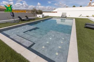 Chalet à Padul. Moderno chalet independiente con gran parcela de 1.400 m.