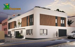 Maison jumelée à Calle tarantos. Casa pareada de obra nueva en pleno centro de huetor vega!