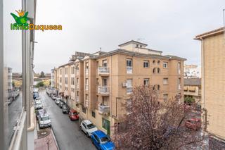 Piso  Calle enrique granados. Precioso piso de 3 dormitorios, 2 baños, balcón y 2 plazas de ga
