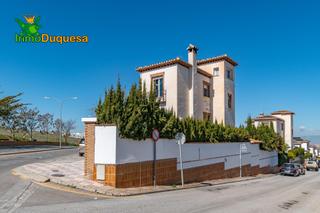 Chalet  Calle julian besteiro. Chalet independiente en esquina a dos calles
