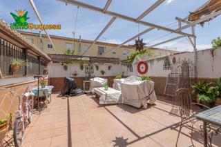 Maison jumelée à Calle miguel rios 30. Preciosa casa adosada de 3 dormitorios, con garaje doble de 53 m