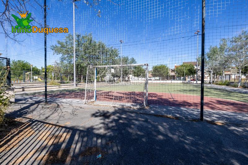 Foto bc56c002-2f08-473a-8056-b59d6375eb78. Casa a schiera in carretera semilleros 22 in Rosaleda - Juventud Granada