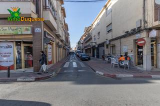 Local Comercial  Calle sevilla. Local comercial junto centro de salud de armilla