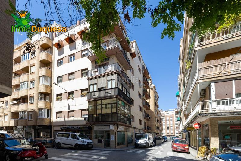 Foto d472f4d1-fbed-4206-a00e-1496710cc5f0. Ático  reformado en última planta junto calle alhamar. posibilidad de volver a 3 dorm. en Granada